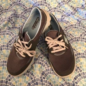 Skechers Go Walk 2 Size 10 Gray & Blue Sneakers